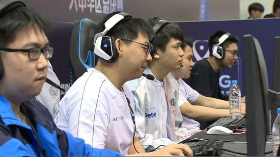 瑞士轮赛事精彩纷呈 YB与VG意外落入01组