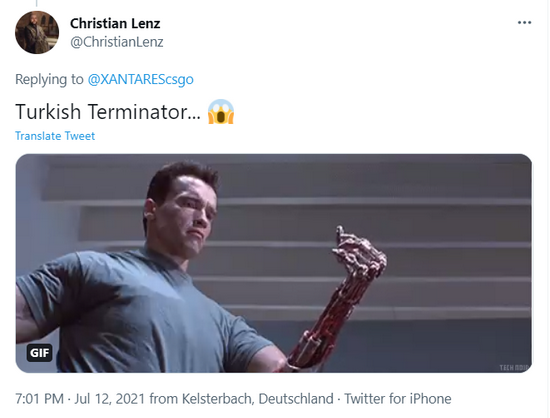 PUBG与巴黎世家的时尚跨界合作引发热潮